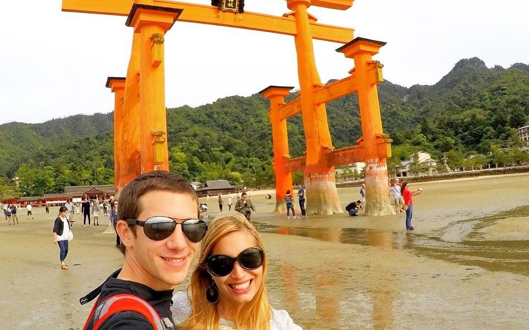 El Gigante torii del santuario de Itsukushima  !************...