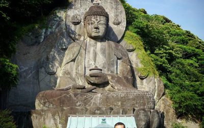 Ishi daibutsu en el templo Nihon-Ji