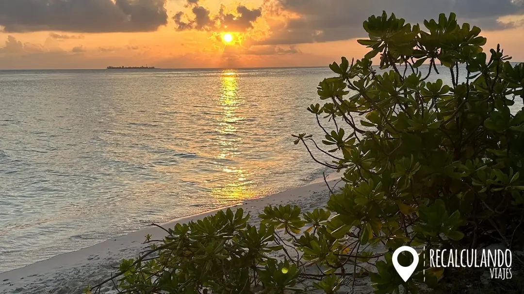 que ver en omadhoo atardecer