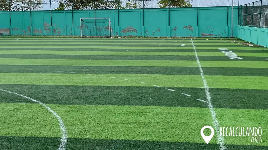 que ver en omadhoo futbol