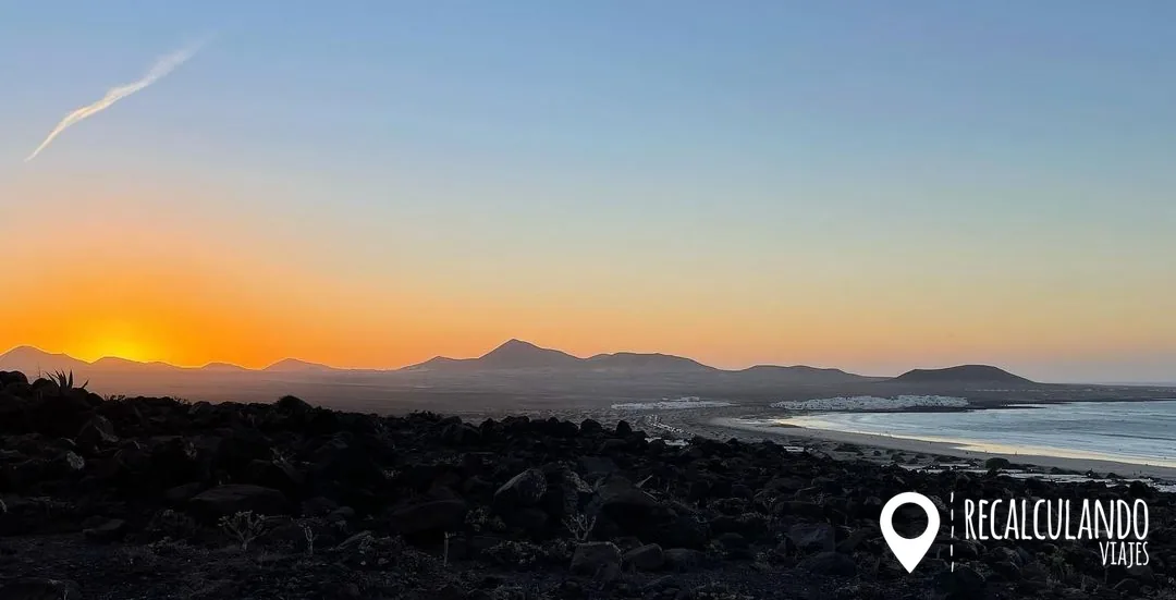 fuerteventura o lanzarote - playa de famara