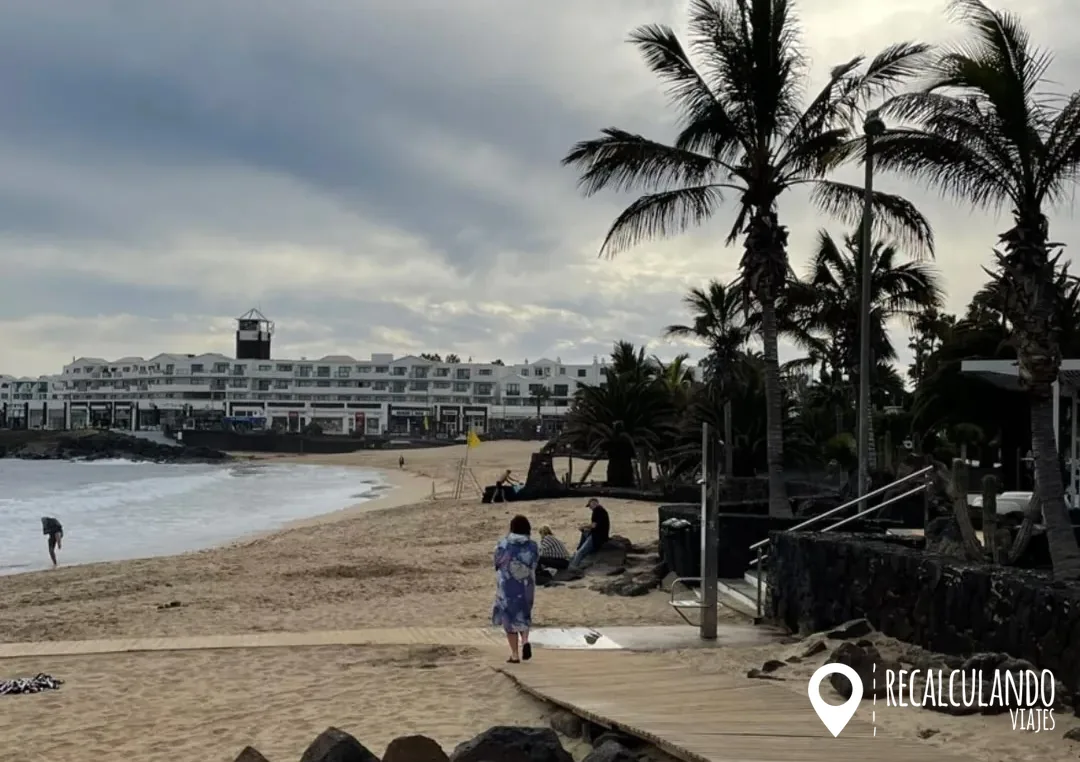 playa de las cucharas - costa teguise