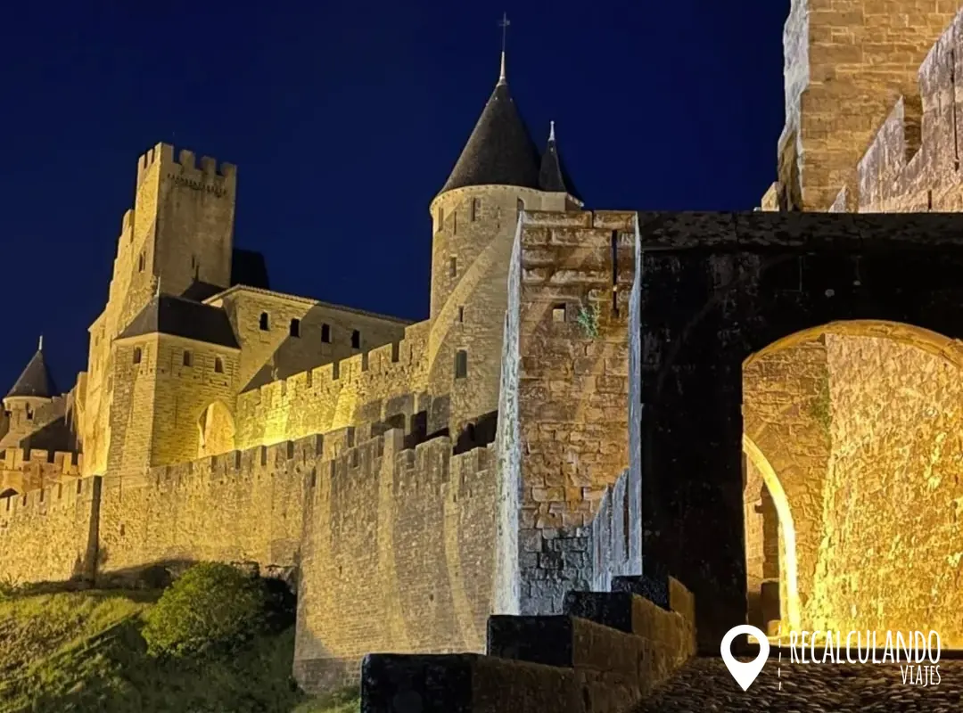 que ver en carcassonne - foto de noche