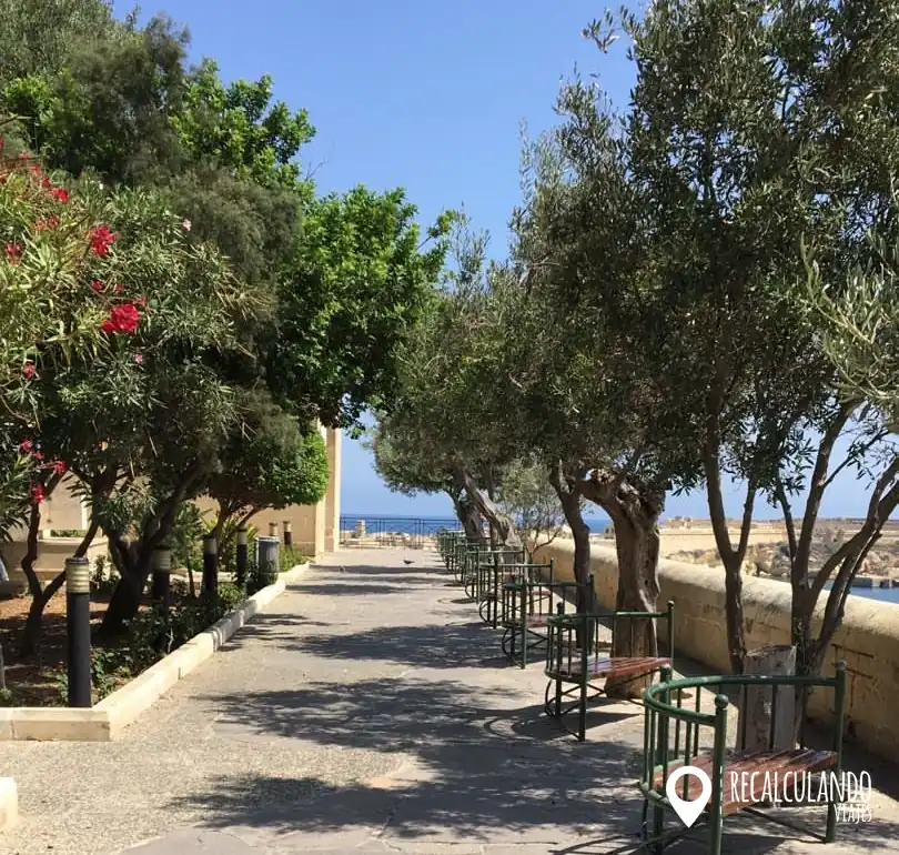 la valeta lower barrakka gardens