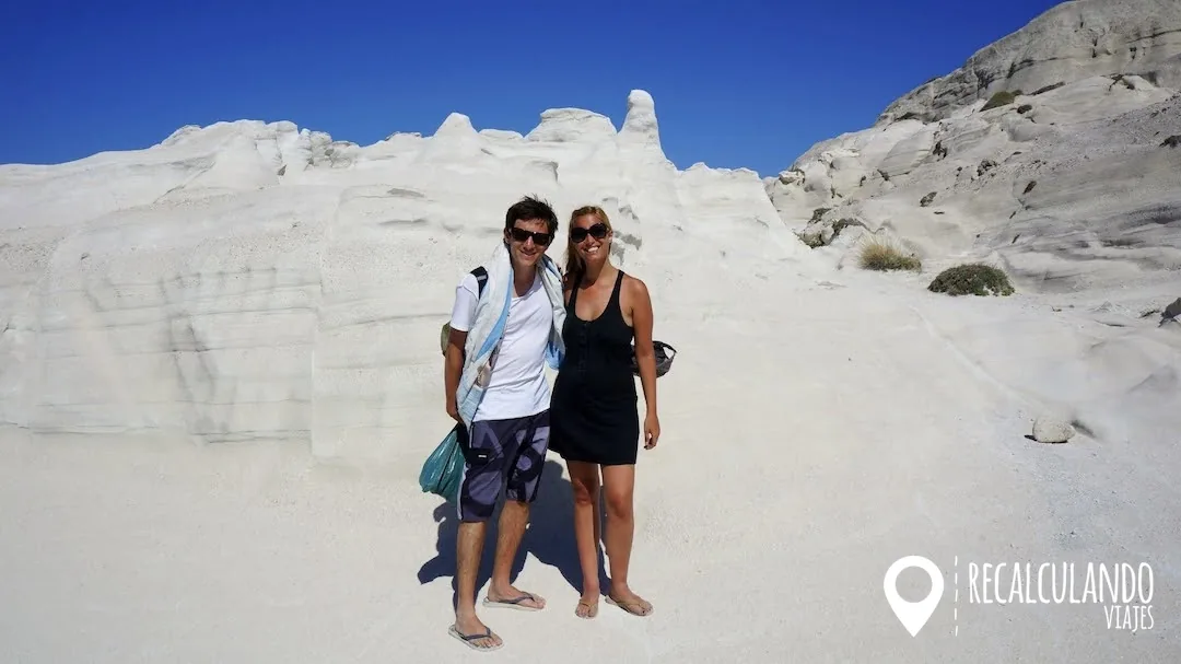 playa de sarakiniko milos