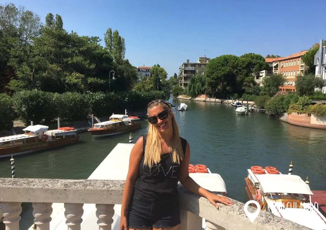 canal en el lido de venecia