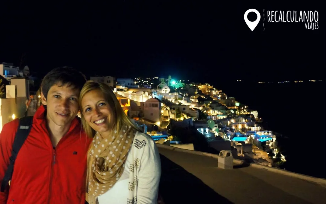 que ver en santorini oia de noche